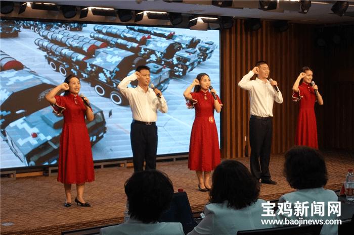 连接正负极
